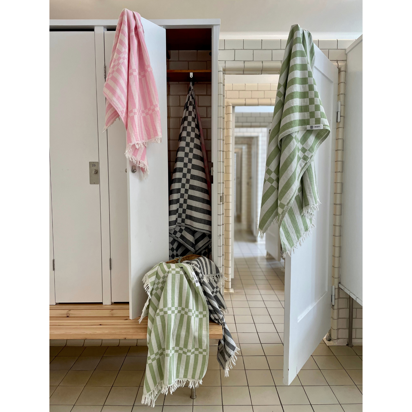 The Lane towel small BLACK